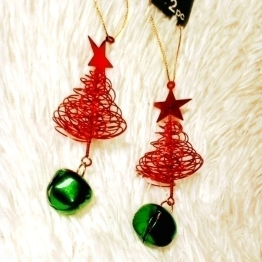 Swirly Holiday Bell Wire Tree Ornaments